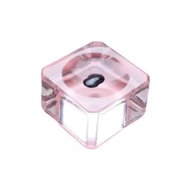 Crystal eyelash glue holder for lash extensions – faceted glass tool on a clean background, designed for professional lash artists.