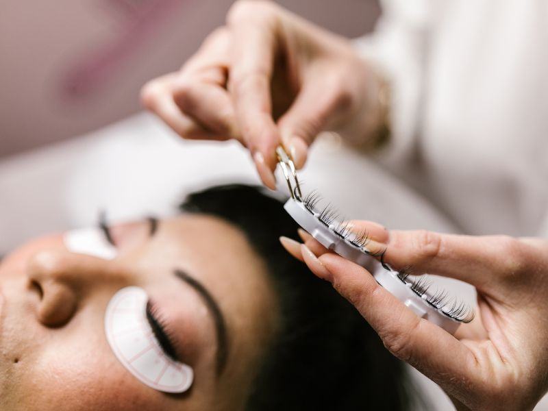 Top Eyelash Extension Styles Every Woman Should Try in 2025